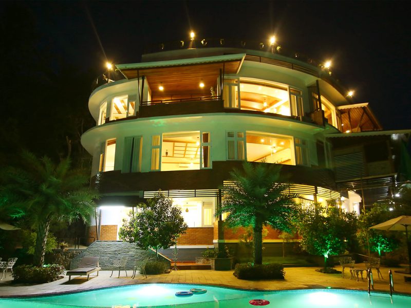 Pool View Comfort